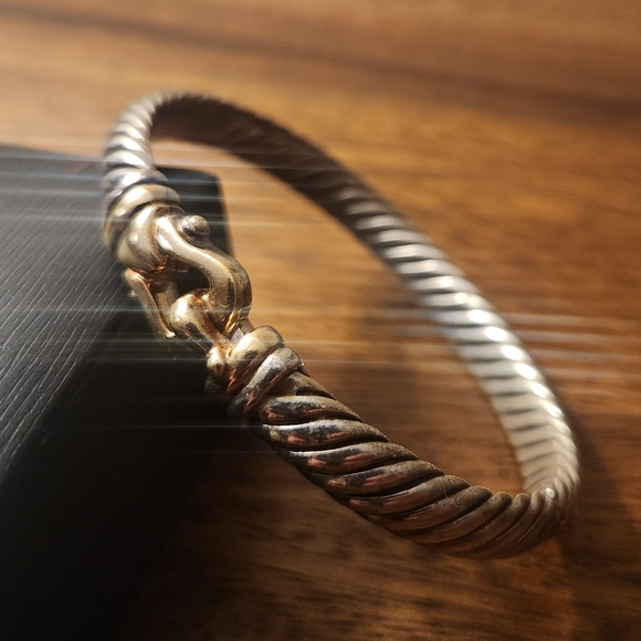David Yurman | 7mm Buckle Cable Bracelet - Sterling Silver with 18k Yellow Gold - Picture 3 of 12